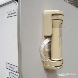 Flugzeug Garderobenschrank Taschenlampe