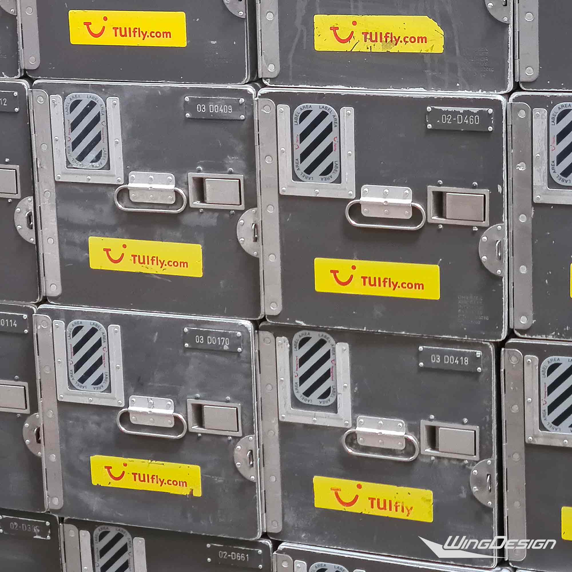 Alu Bordbox TUIfly gebraucht Anthrazit Stapelansicht UNIT006